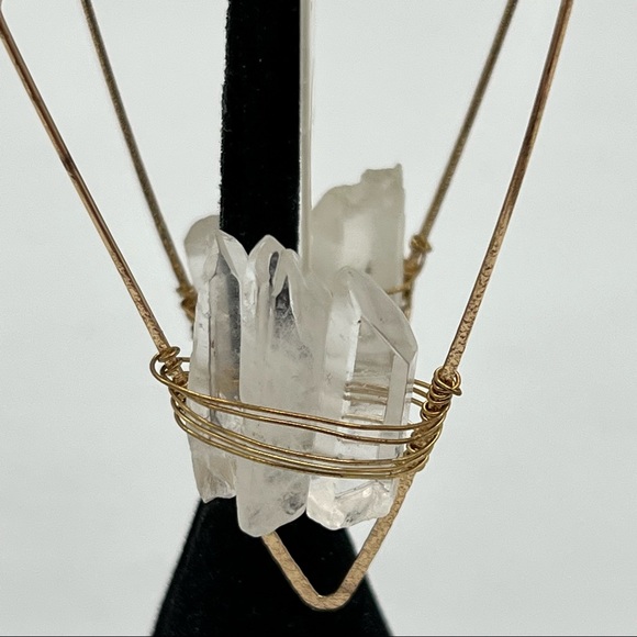 NWT Francesca’s Quartz Goldtone Hoop Earrings - Picture 4 of 4